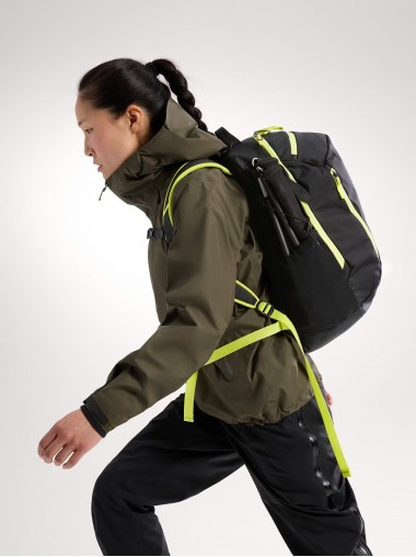 Arc'teryx Mantis 26 Backpack - Black / Euphoria